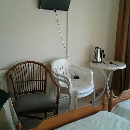 Nicos & Olympia Polis