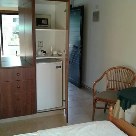 Nicos & Olympia Polis