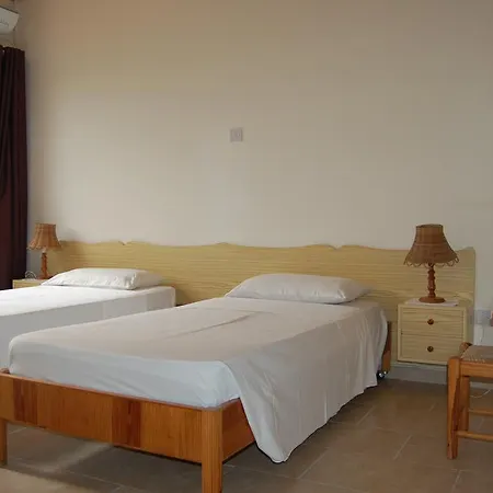 Nicos & Olympia アパート