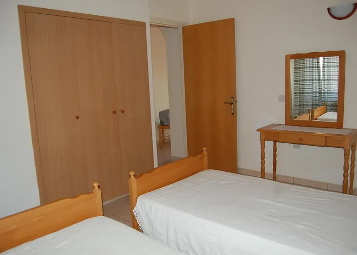 Nicos & Olympia Polis