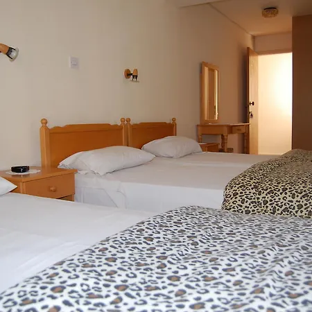 Nicos & Olympia Polis