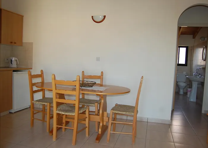 Nicos & Olympia Polis