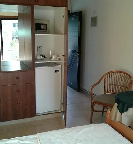 Nicos & Olympia Polis