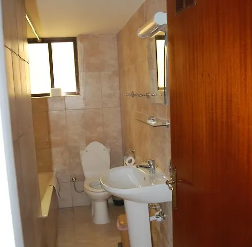 Nicos & Olympia Polis