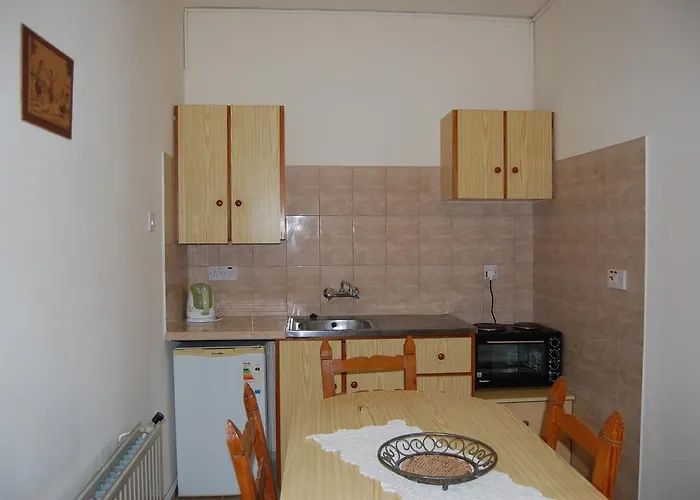 Nicos & Olympia Apartament *